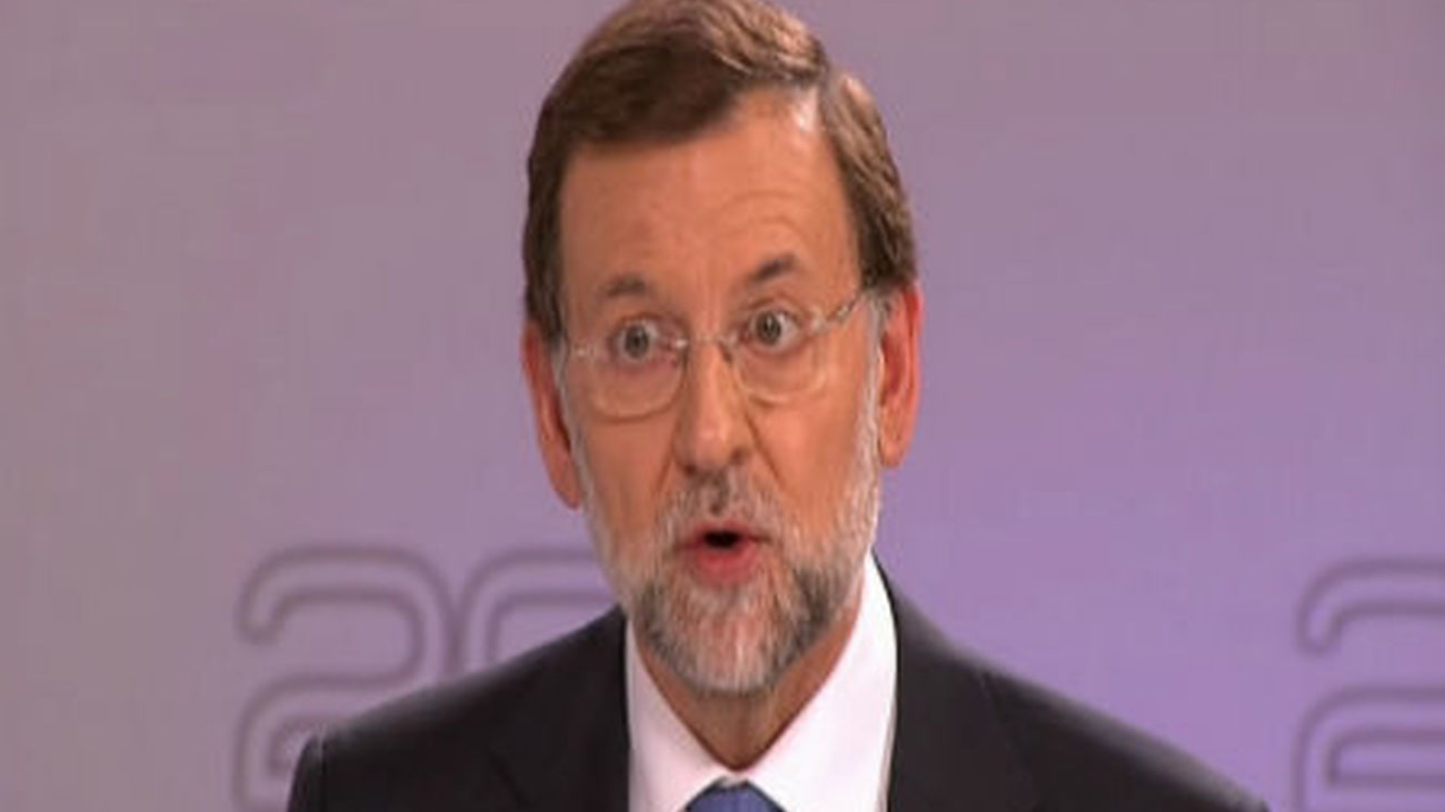 Rajoy llama a trabajar juntos para que España levante la cabeza con orgullo