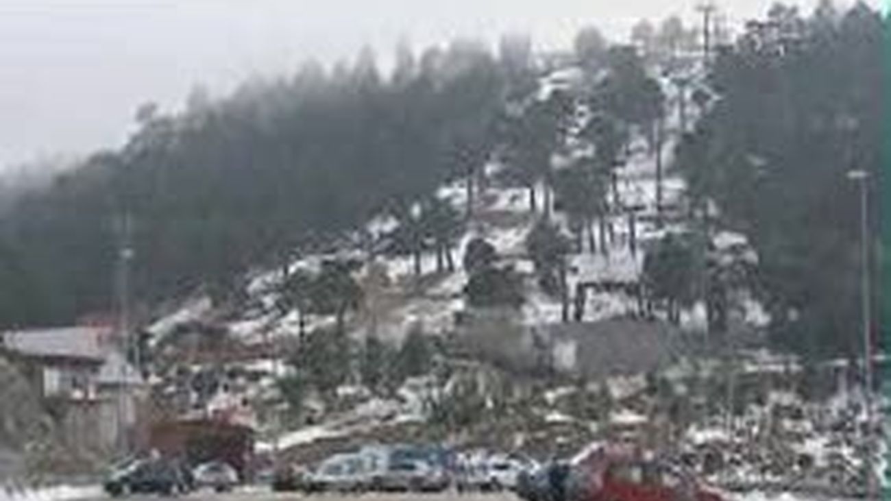 El aparcamiento de Navacerrada permanecerá abierto tras las conversaciones de Madrid, Castilla y León y La Granja