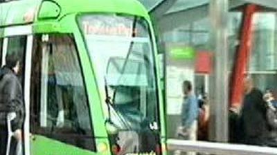 Aguirre: Si deja de funcionar el tranvía de Parla, habrá autobuses con un coste menor