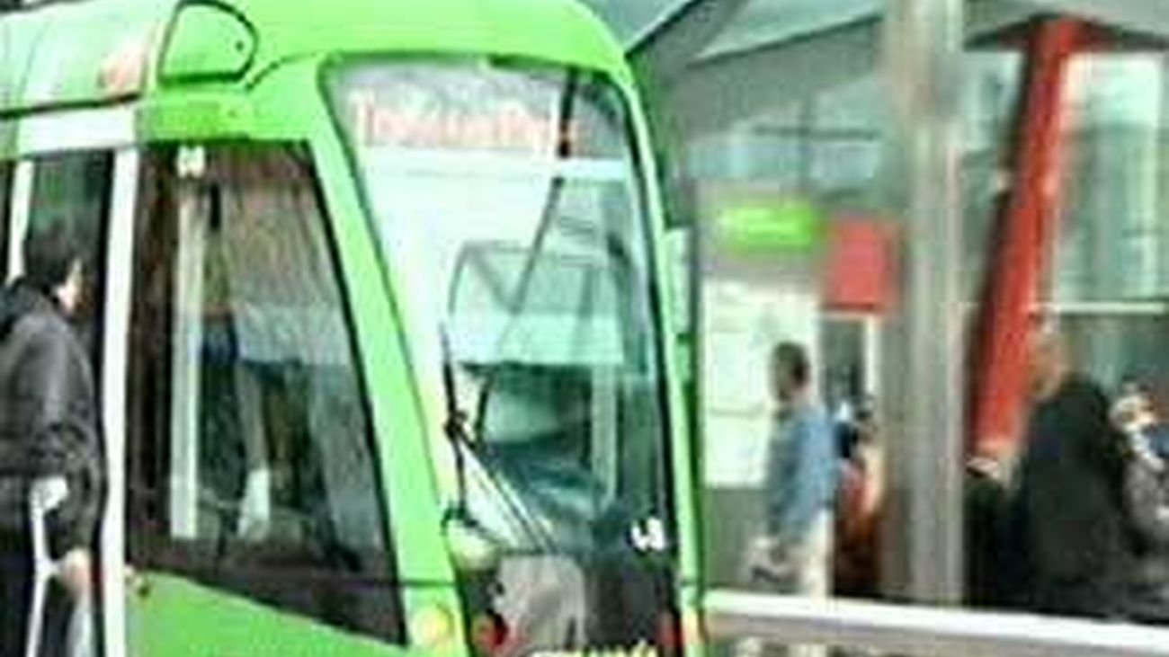 Aguirre: Si deja de funcionar el tranvía de Parla, habrá autobuses con un coste menor