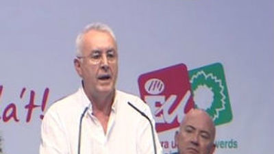 Lara hace valer la honradez de IU para pedir apoyo a los defraudados del PSOE