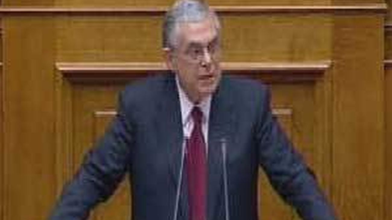 El Gobierno griego de unidad nacional obtiene la confianza del Parlamento