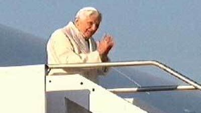 Benedicto XVI llegó a Benin en su segundo viaje a África