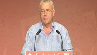 Cayo Lara acusa al PSOE de hacer el trabajo sucio a la derecha