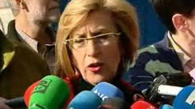 Rosa Díez dice que este domingo "toca" ir a votar y "mañana  exigir" a los políticos que se enfrenten a la crisis