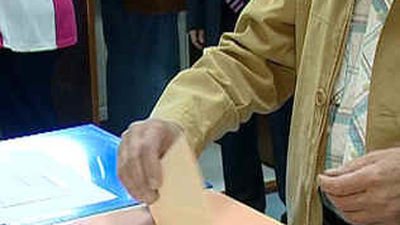 El PP arrasa con 186 escaños a un PSOE que, con 110, obtiene su peor resultado en democracia