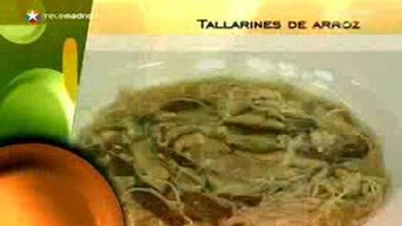 Tallarines de arroz con sopa de setas