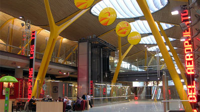 El Gobierno paraliza la privatización de los aeropuertos de Barajas y El Prat