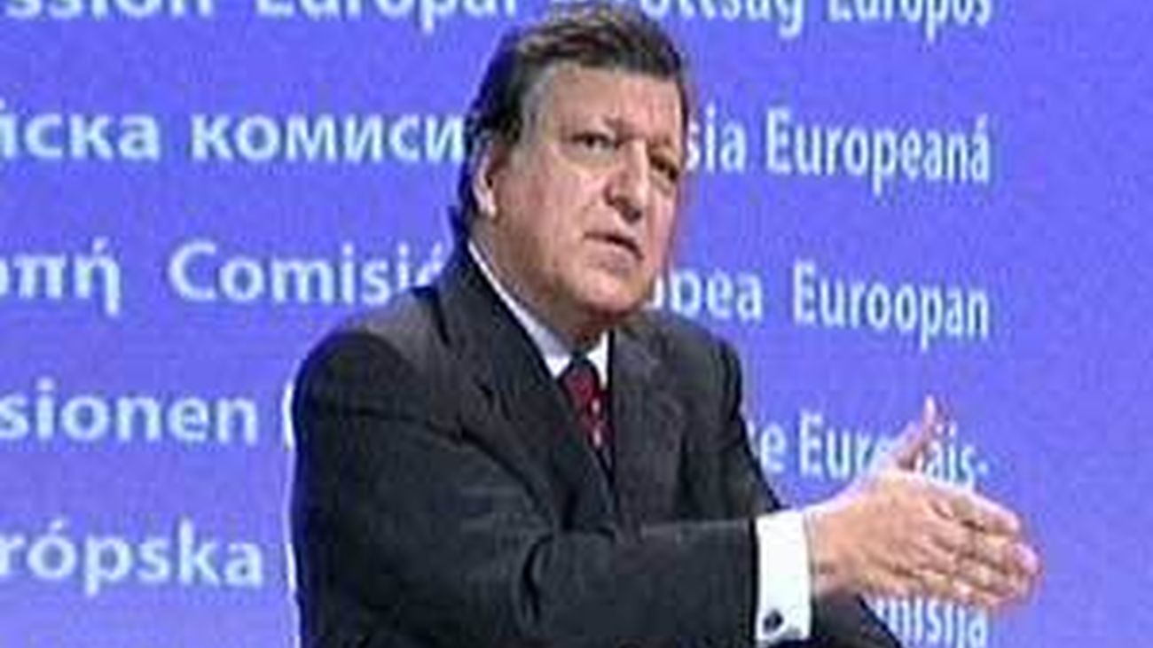 Barroso: los países "triple A" tienen que apoyar "sin reservas" el euro