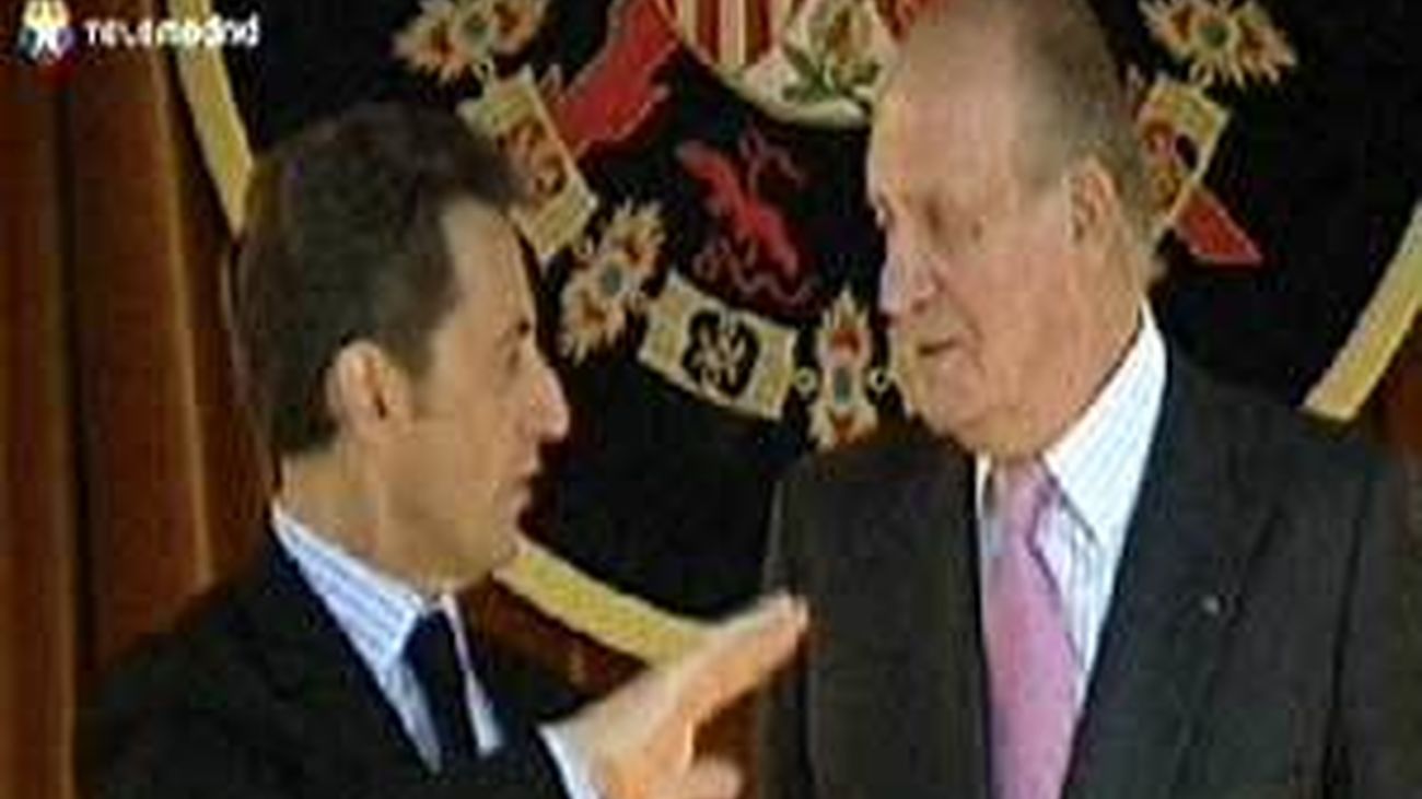 El Rey concede el Toisón de Oro a Sarkozy por su "cooperación" en la lucha contra ETA