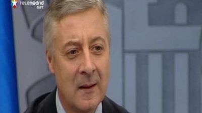 Blanco ve normal y coherente apartarse de la primera línea después de 10 años