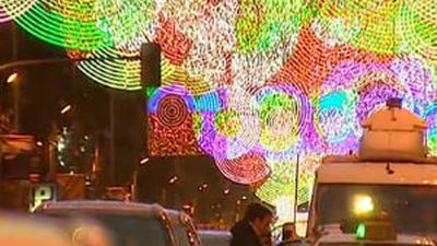 Madrid con menos luces navideñas, tras aplazarlo por el luto