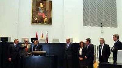 El Rey inaugura el nuevo Salón de Plenos del Palacio de Cibeles de Madrid