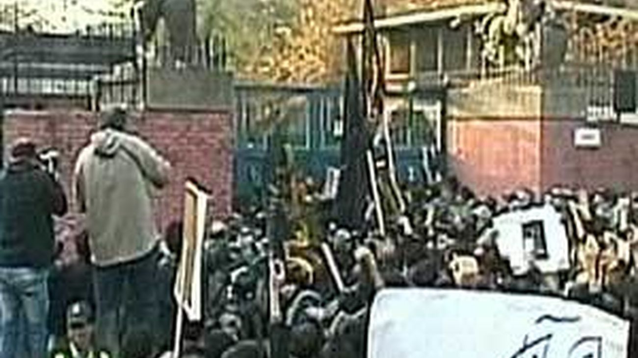 La Unión Europea cree que el asalto a la embajada británica en Irán estuvo coordinado