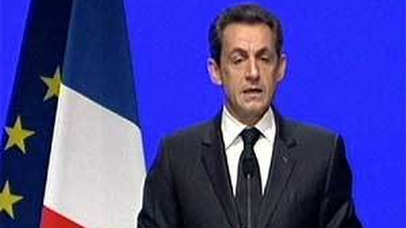 Sarkozy: Francia tiene miedo de "perder el control de su destino"