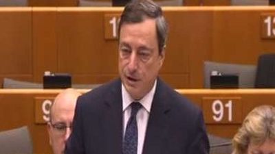 Draghi rechaza que el BCE intervenga con más fuerza en la compra de bonos soberanos