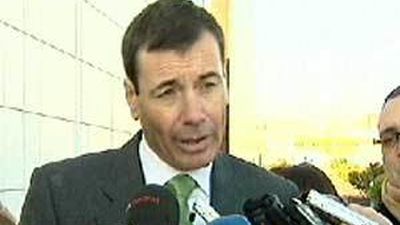 Gómez denuncia que la Comunidad "no hace absolutamente nada" a favor de los "sin techo"