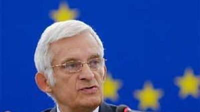 Buzek llama al europeísmo para salir de la crisis en su despedida del cargo