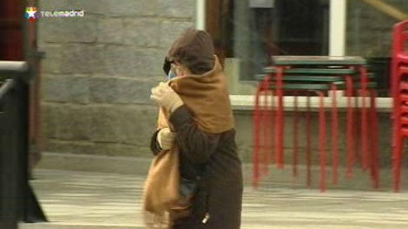 Un muerto, varios heridos y decenas de cancelaciones por el temporal de viento