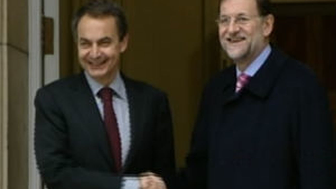 Zapatero y Rajoy cierran el traspaso en una reunión de una hora y cuarenta minutos