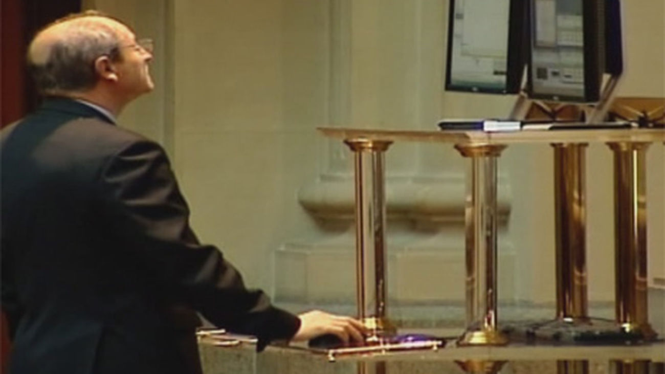 La prima de riesgo española cae cuatro puntos y cierra en 345