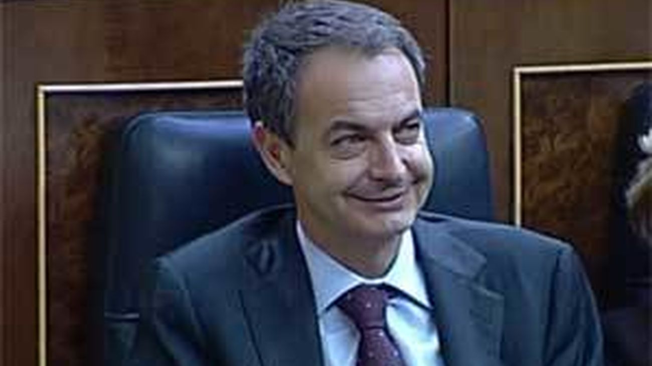 Zapatero enmarca su despedida del Parlamento en la "normalidad democrática"