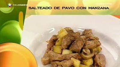 Salteado de pavo con manzana