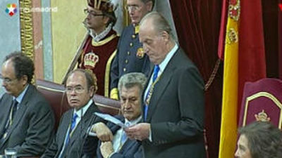 El rey pide unidad ante la crisis y para reforzar la confianza institucional