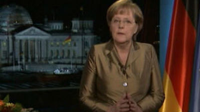 Merkel llama a aprender de los errores del pasado para reforzar el euro
