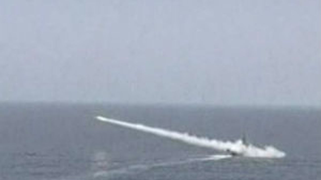 La Armada iraní lanza un misil de largo alcance con éxito