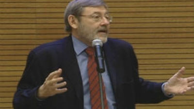 Botella ve desproporcionado dos plenos al mes como pide el PSOE