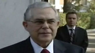 El primer ministro Papadimos advierte de una quiebra descontrolada en marzo