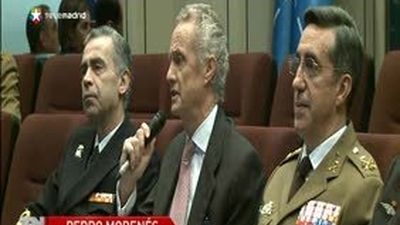 Morenés a los militares en el exterior: 'hacéis a España más grande'