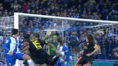 El Español coloca al Barcelona a cinco puntos del Madrid