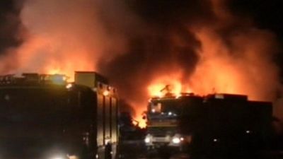 Arden 200 toneladas de chatarra de una empresa fragmentadora en San Martín de la Vega