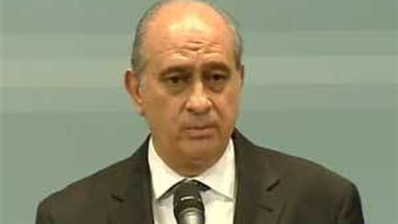 No habrá acercamientos de presos sin la disolución de ETA, según el ministro del Interior