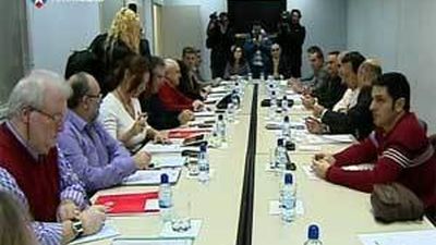 Sindicatos y Educación se citan en 15 días para negociar los horarios en la ESO