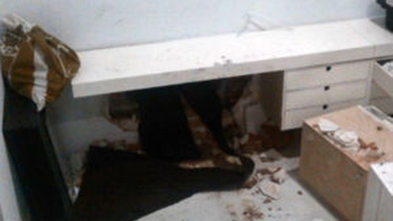 Robo por el método del 'butrón'  en un taller de platería en la calle Castelló