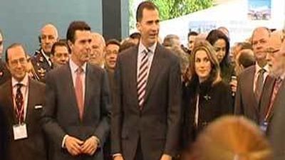 Los Príncipes inauguran Fitur que abre sus puertas con 1.000 expositores menos