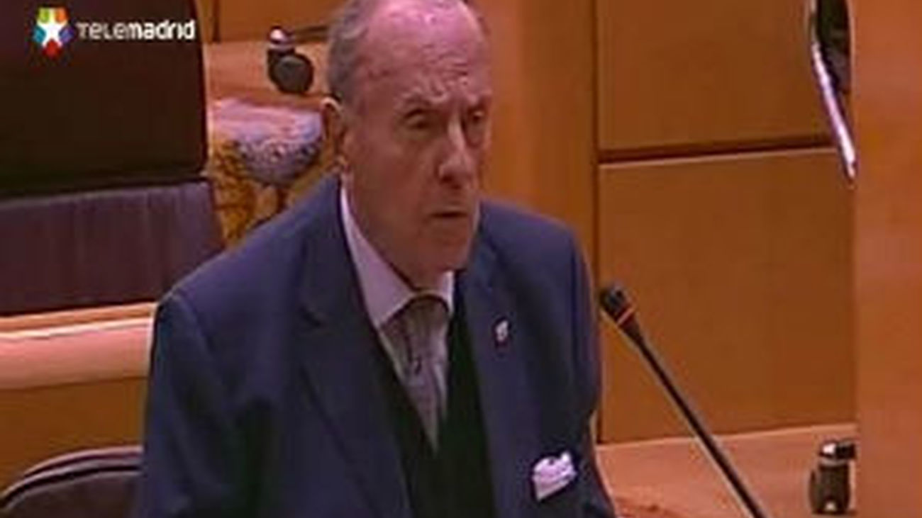 La Comunidad concede a Fraga la Gran Cruz del 2 de Mayo y le dedica un instituto