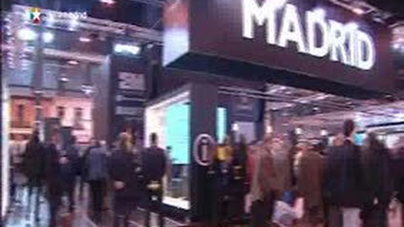 Aguirre y Botella visitan el stand conjunto de Madrid en FITUR