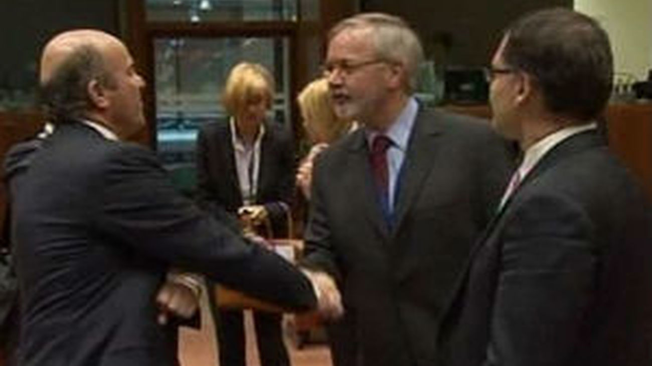 Bruselas pide al Gobierno urgencia en la reforma laboral y el presupuesto de 2012