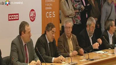 Patronal y sindicatos firman el acuerdo de moderación salarial hasta 2014