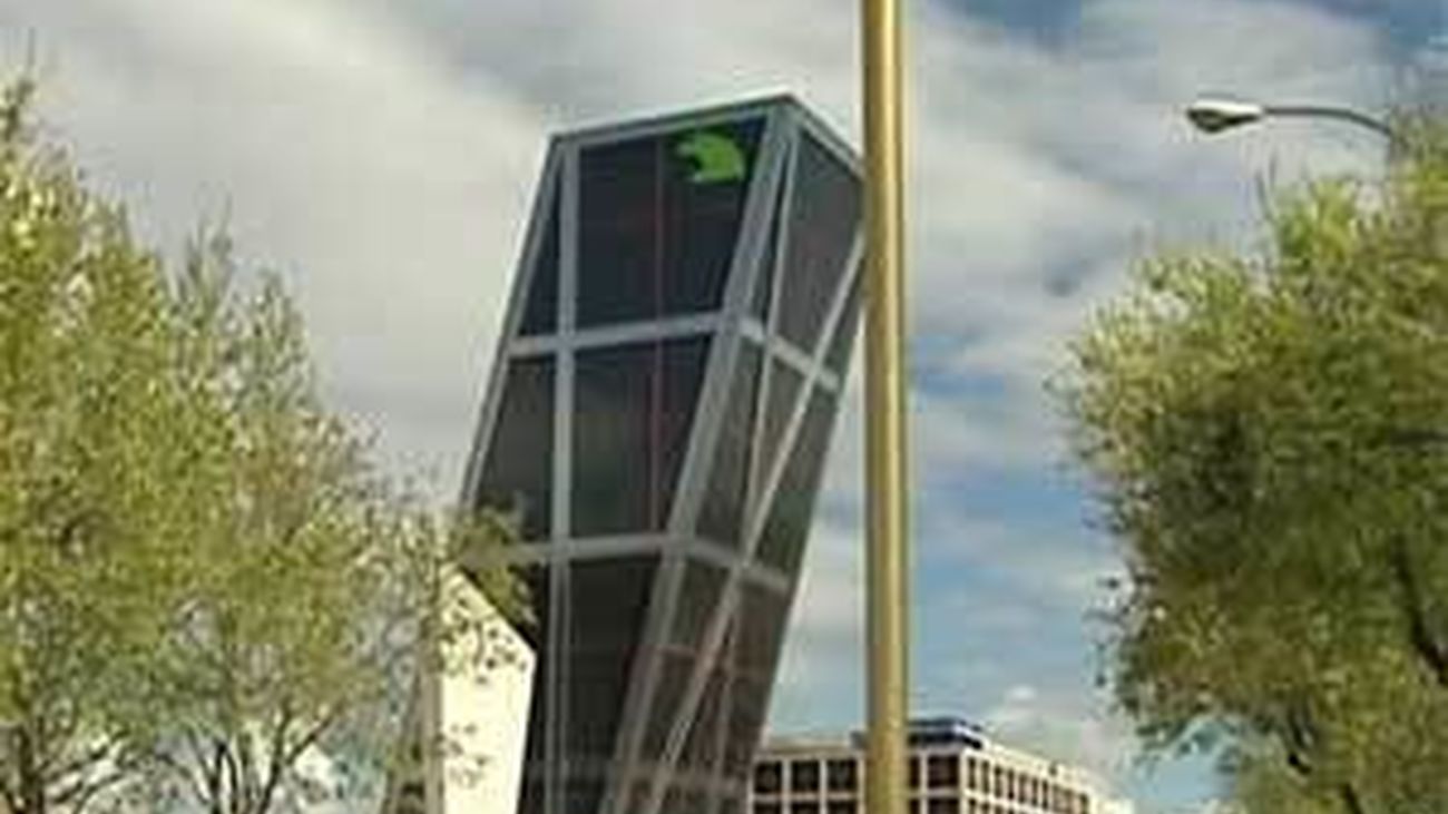 El Ayuntamiento de Madrid "no puede asumir" el coste de mantenimiento  del obelisco de Calatrava