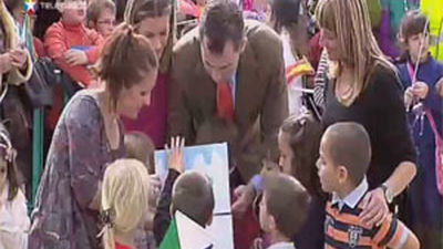 Los príncipes conocen cómo ha vivido La Restinga el volcán de Las Calmas