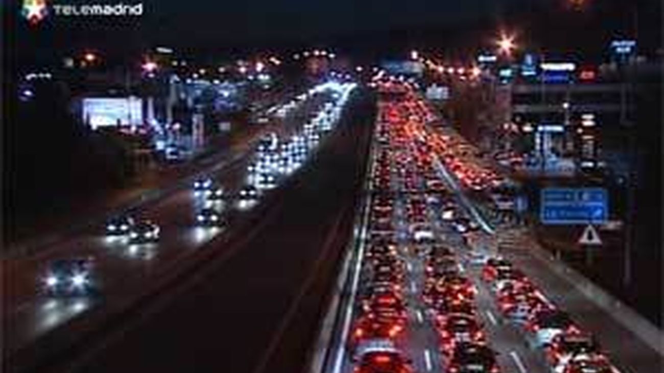 Dos fallecidas y dos heridas graves en un accidente de tráfico en el Bus-VAO de la A-6