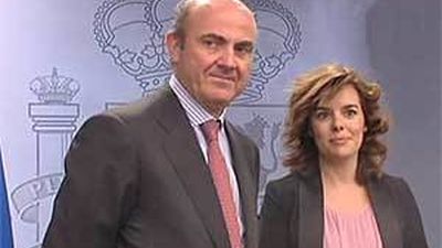 El Gobierno limita los sueldos de las cúpulas bancarias con ayudas públicas