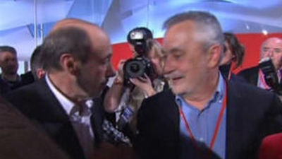 Griñán niega su debilidad tras la apuesta por Chacón de gran parte del PSOE-A