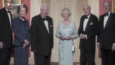 Isabel II cumple hoy 60 años en el trono británico