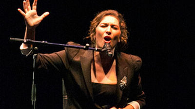 Estrella Morente: "Debemos mirar a los lados más que por encima del hombro"